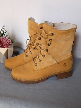 Timberland Women's Leather & Wheat Suede Lace-Up Shearling Boots Size 8 Waterpro